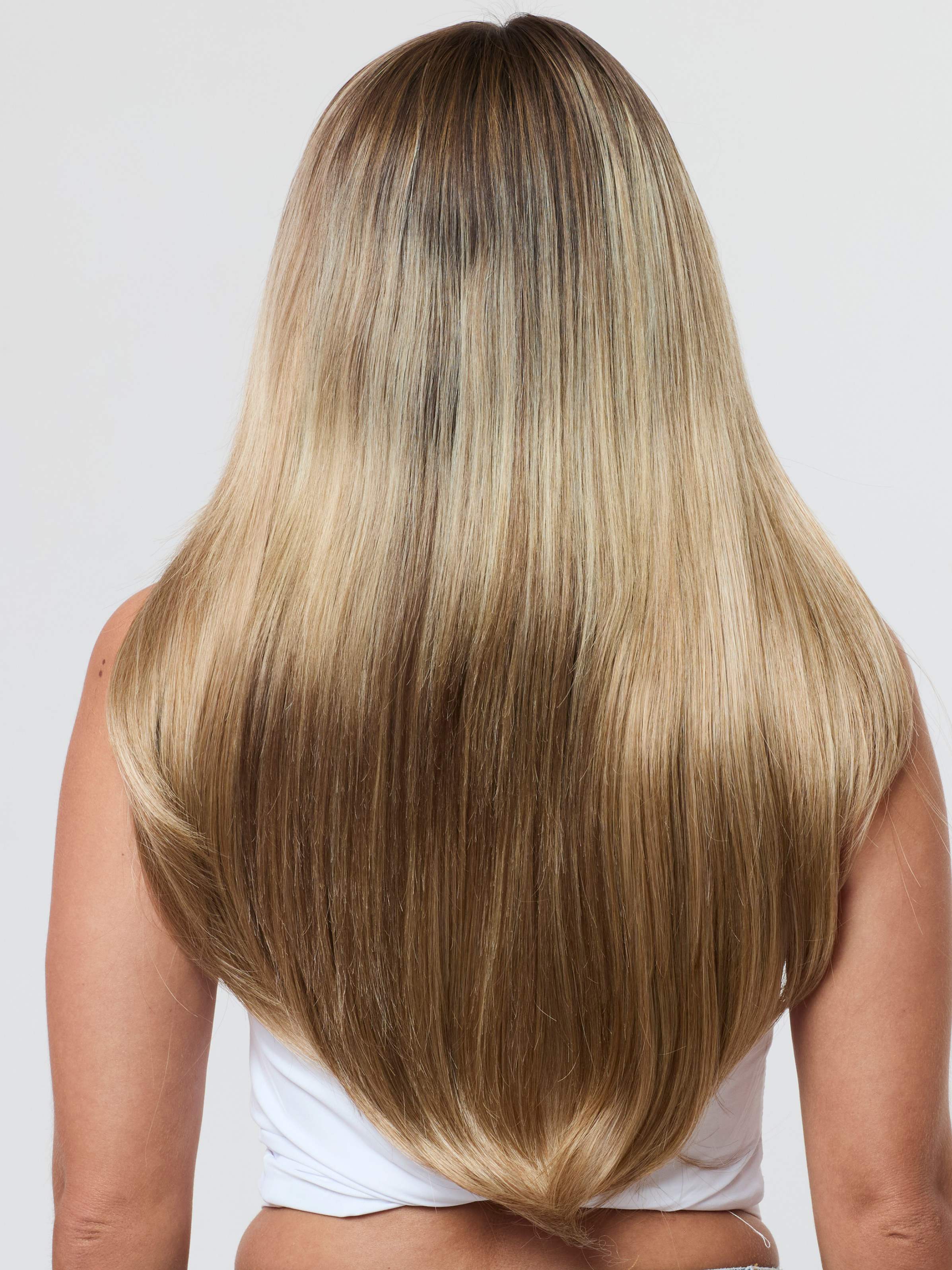 RiRi Deluxe 18" Synthetic Flick Clip-In Hair Extensions - Image 3